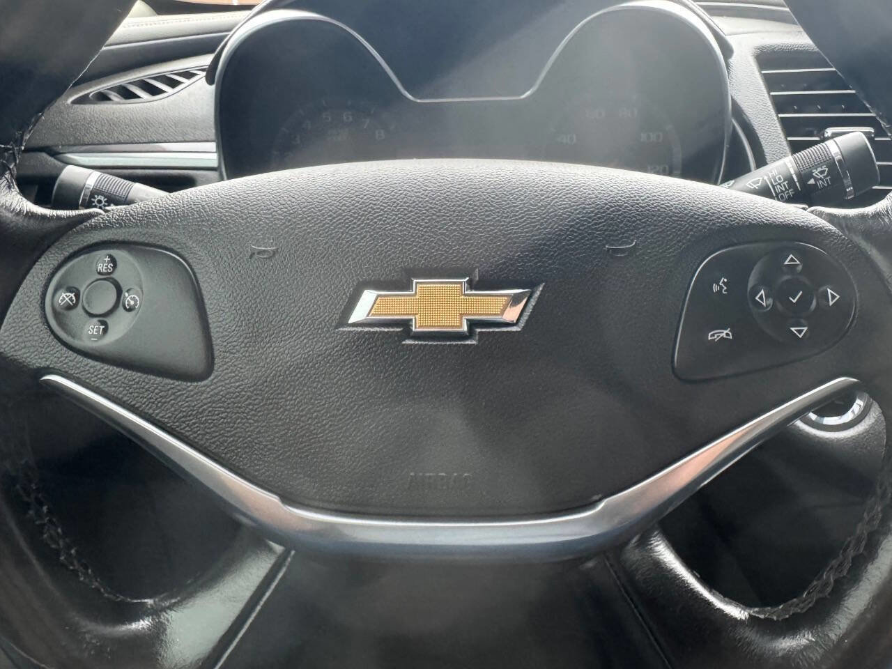 Used 2018 Chevrolet Impala LT FWD image 23