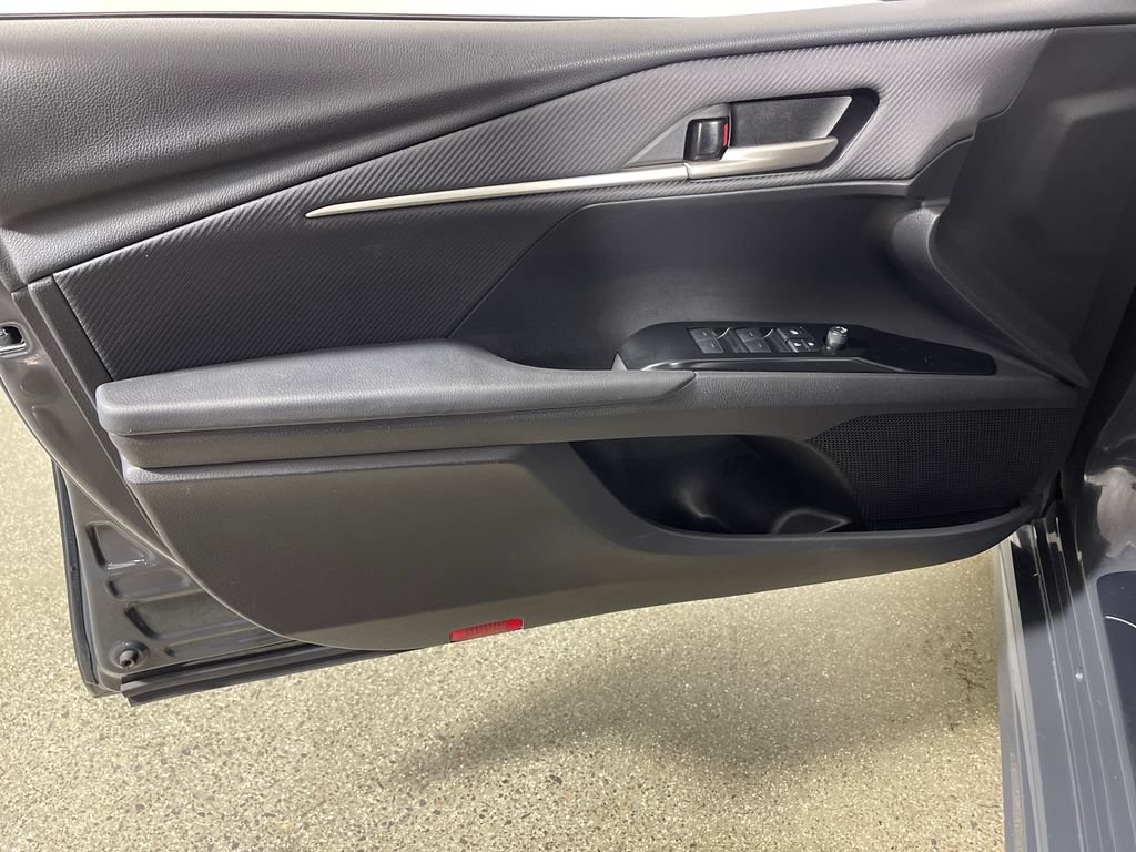Certified 2025 Toyota Camry SE FWD image 17