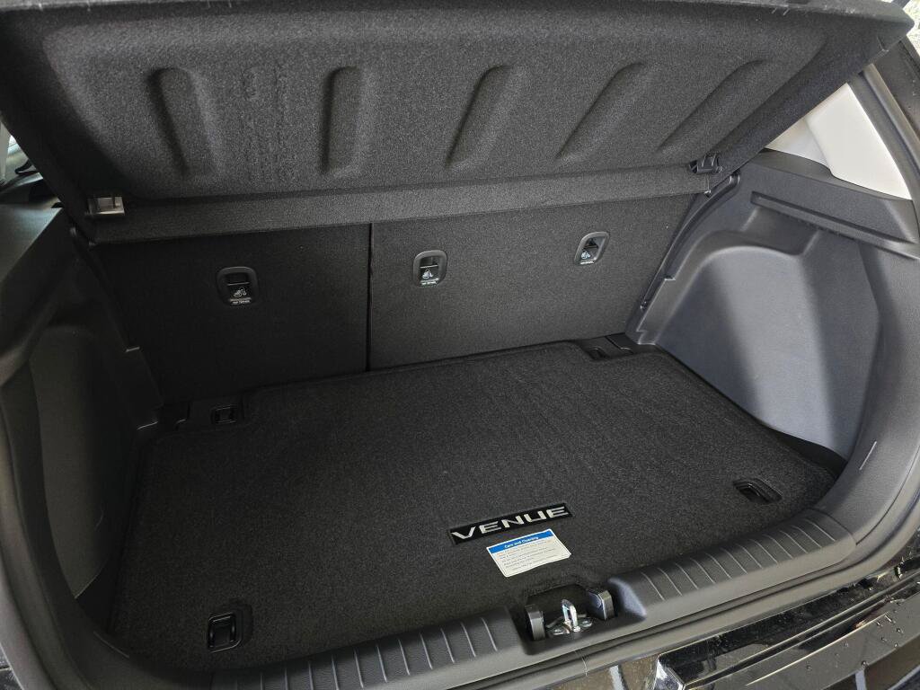 New 2026 Hyundai Venue SEL FWD image 15