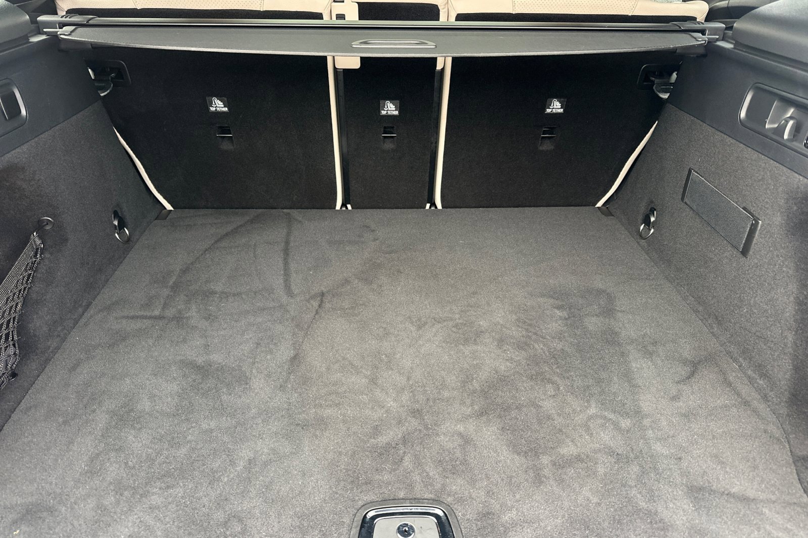 Used 2025 Mercedes-Benz GLC 300 4MATIC image 17