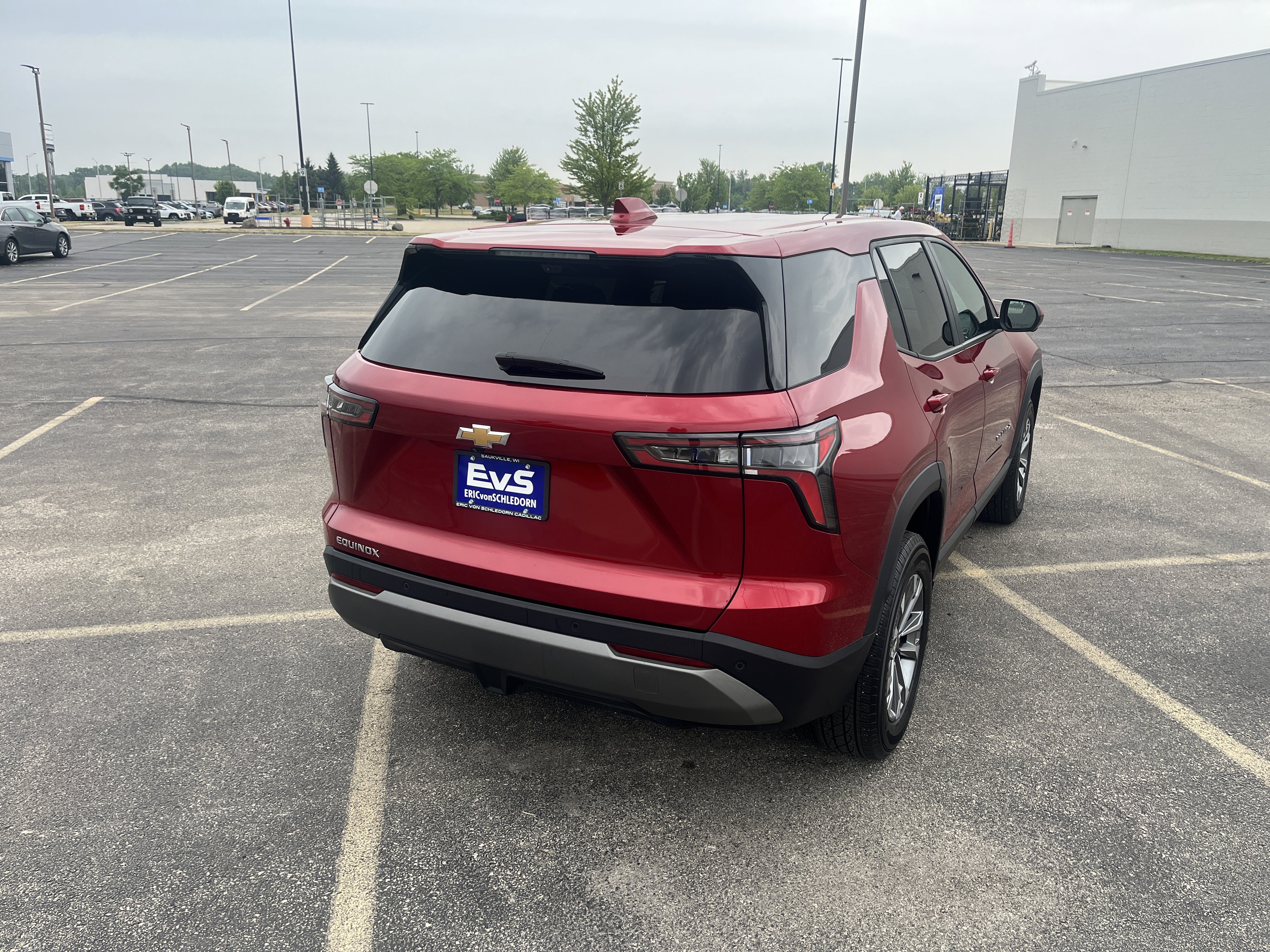 Used 2025 Chevrolet Equinox LT w/ Safety and Technology Package FWD image 6