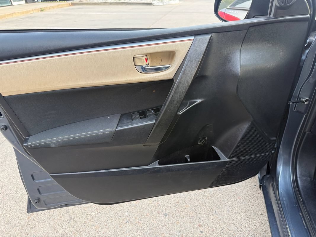 Used 2014 Toyota Corolla LE FWD image 50