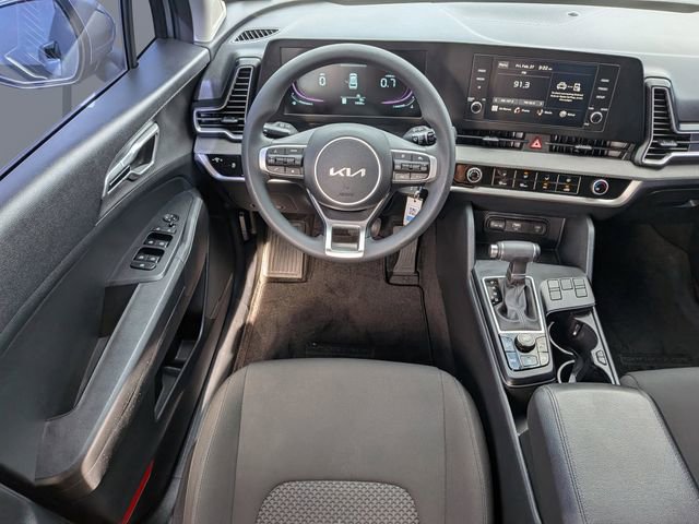 Used 2025 Kia Sportage LX image 15