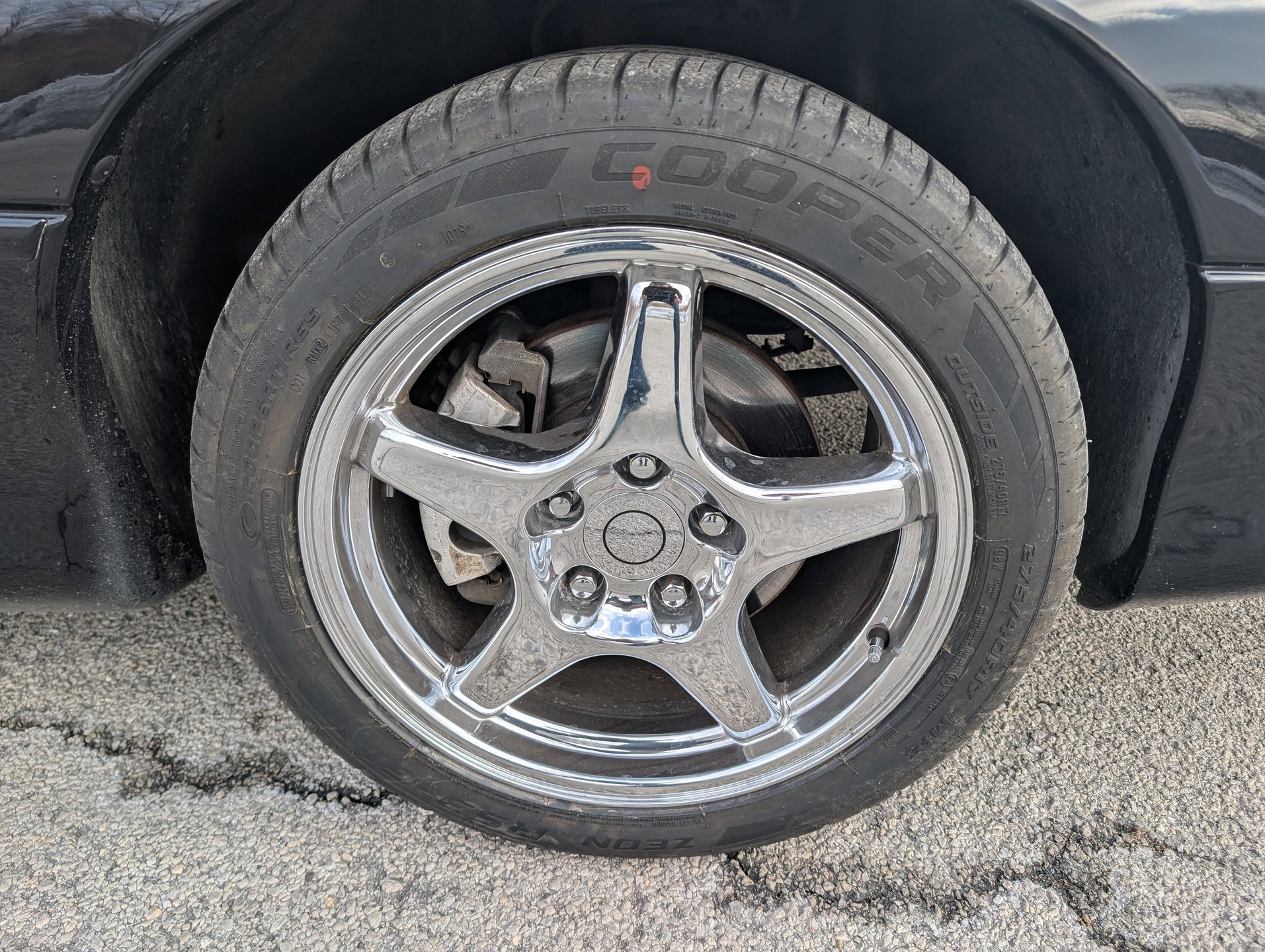 Used 2001 Chevrolet Camaro Z28 w/ SS Performance/Appearance Pkg image 9