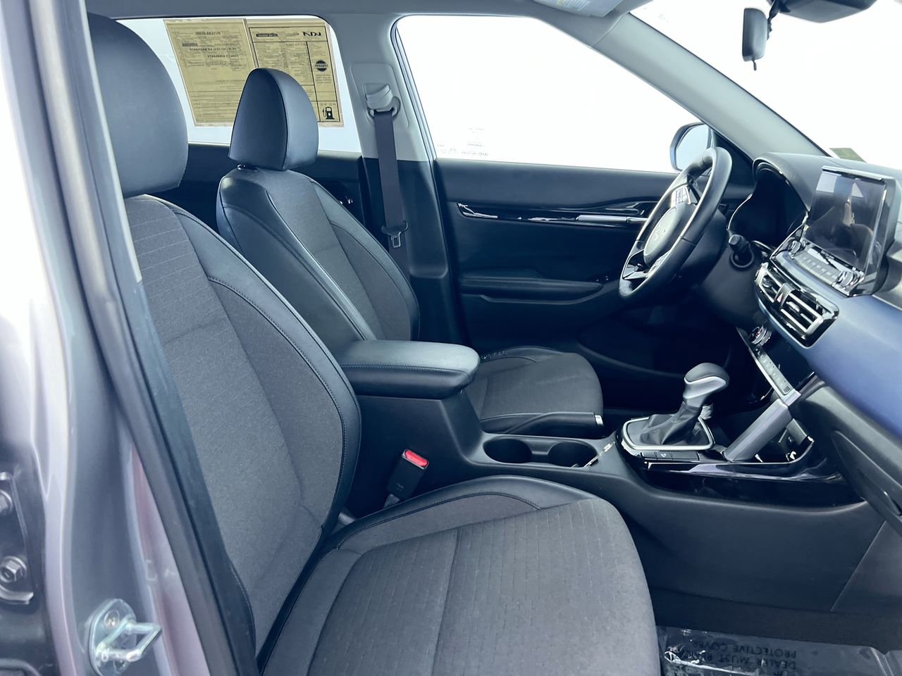 Used 2022 Kia Seltos S FWD image 24