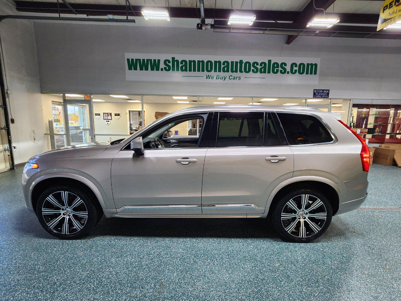 Used 2023 Volvo XC90 B6 Ultimate w/ Protection Package Premier image 11