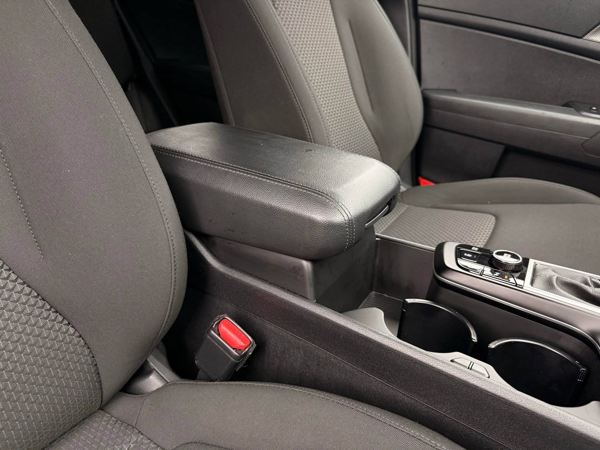 Used 2024 Kia Sportage LX image 19