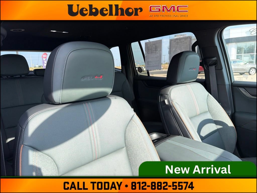 Used 2024 GMC Acadia AT4 AWD/4WD image 4