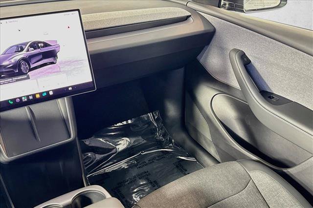 Used 2026 Tesla Model Y AWD image 19