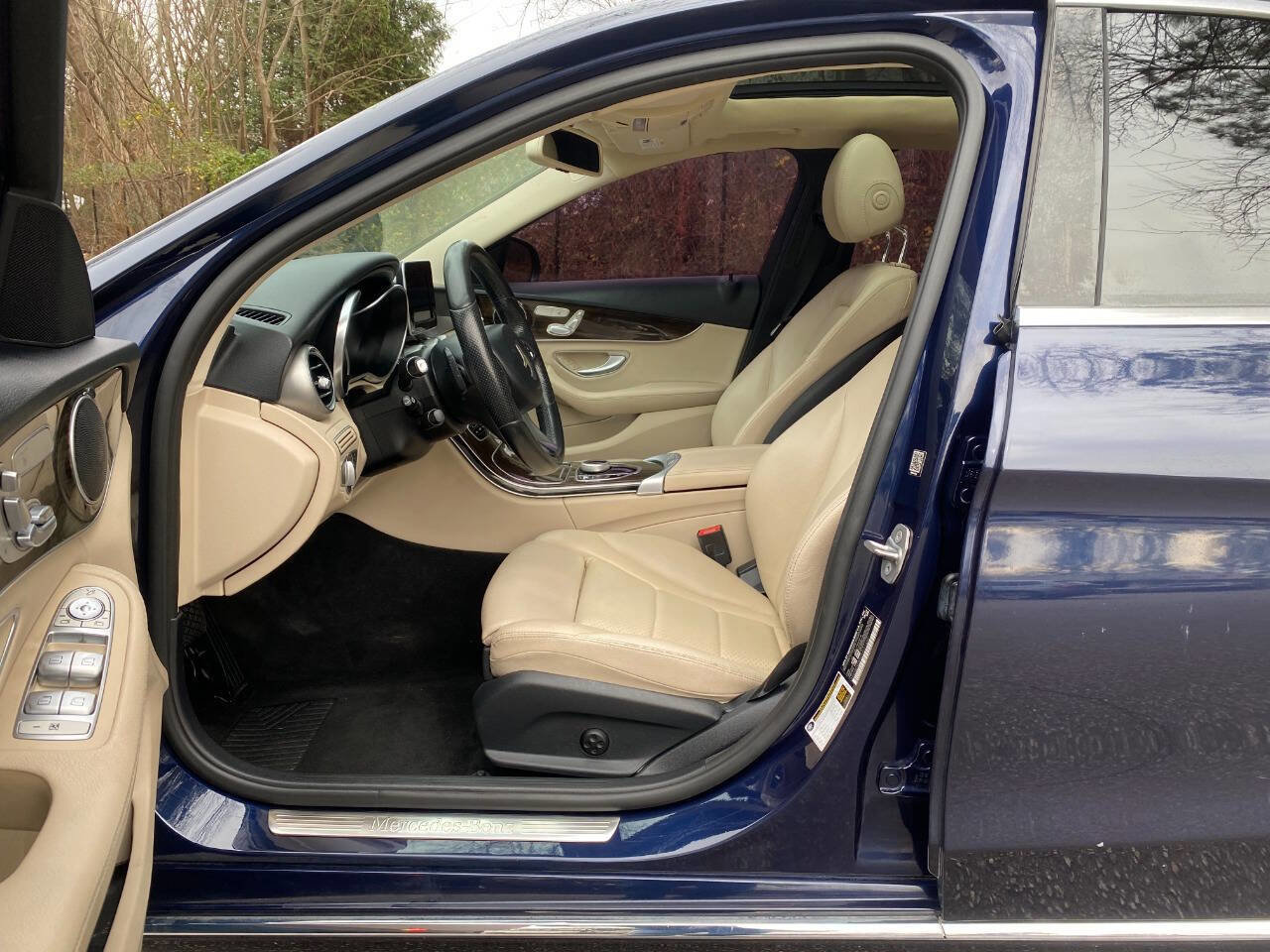 Used 2017 Mercedes-Benz C 300 4MATIC Sedan image 13