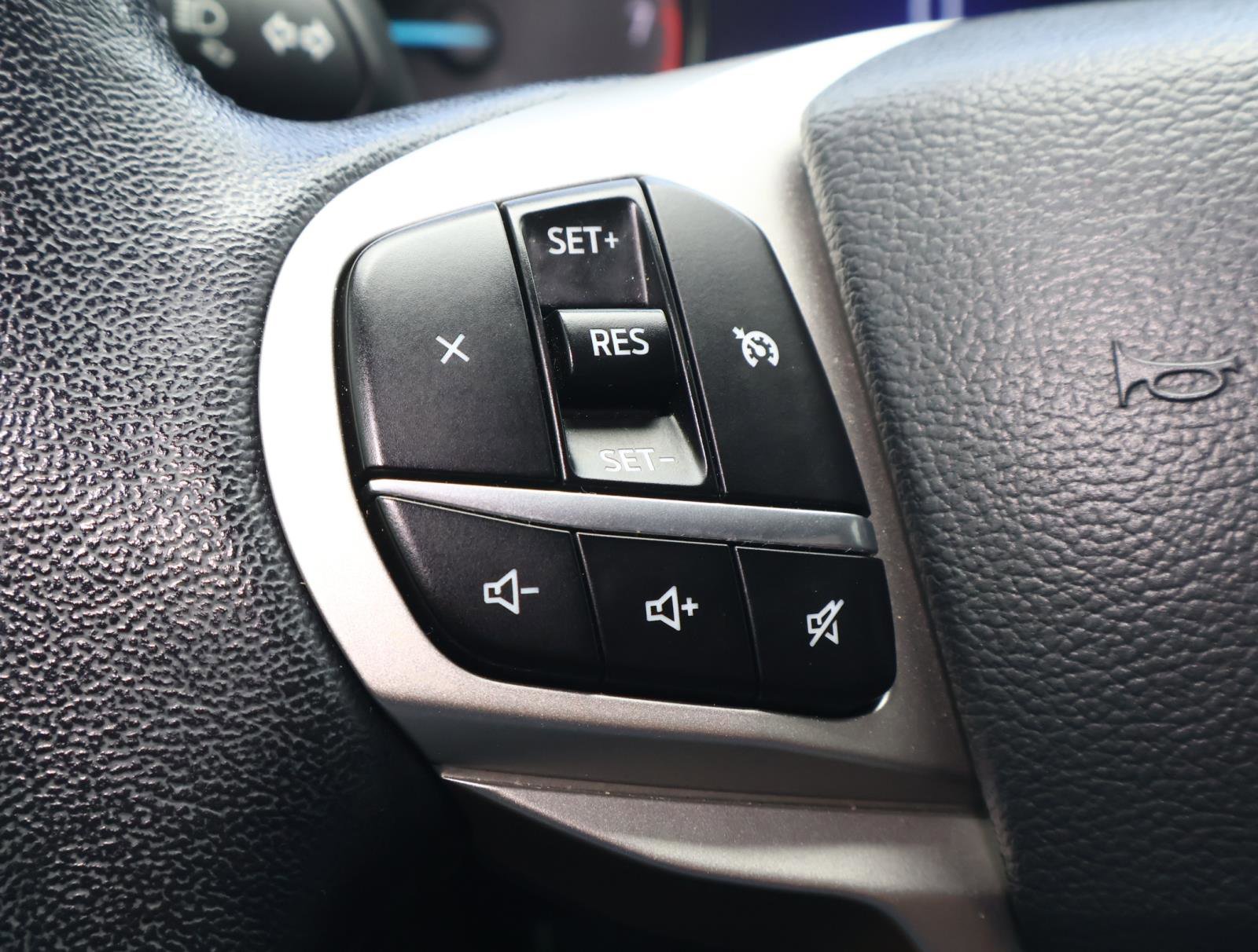 Used 2021 Ford Explorer XLT image 22