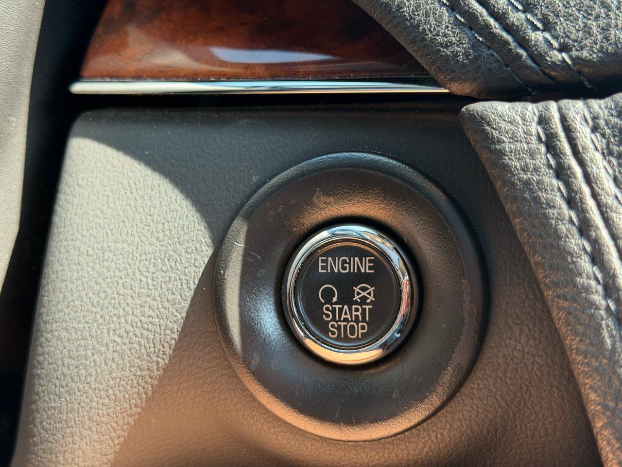 Used 2014 Lincoln MKT AWD image 33