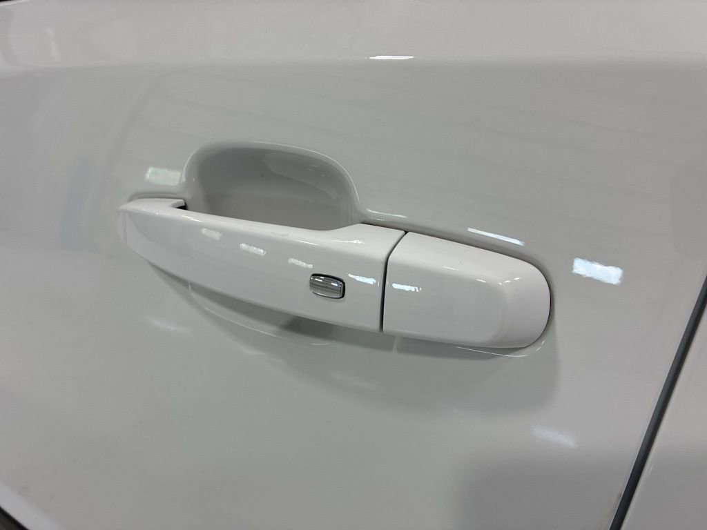 Used 2021 GMC Acadia SLE w/ Driver Convenience Package image 12