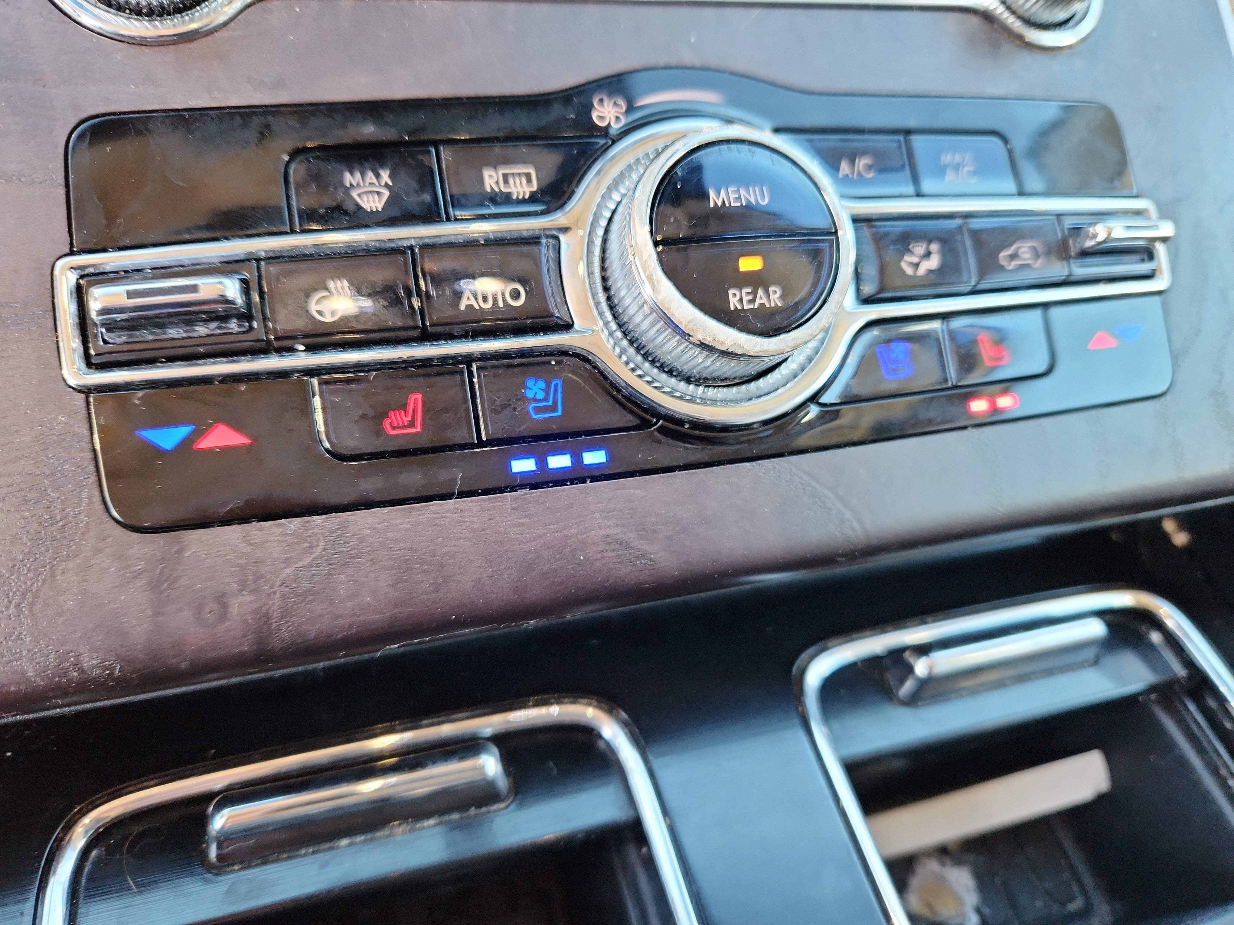 Used 2023 Lincoln Aviator Reserve w/ Equipment Group 201A image 16