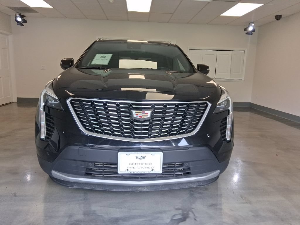 Used 2023 Cadillac XT4 Premium Luxury w/ Cold Weather Package AWD/4WD image 5