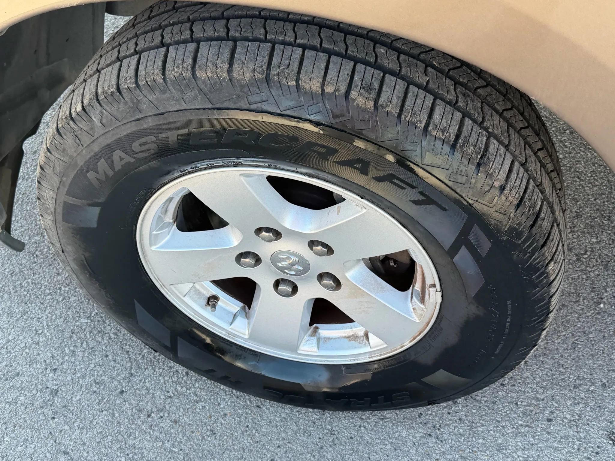 Used 2009 Dodge Ram 1500 Truck SLT image 23