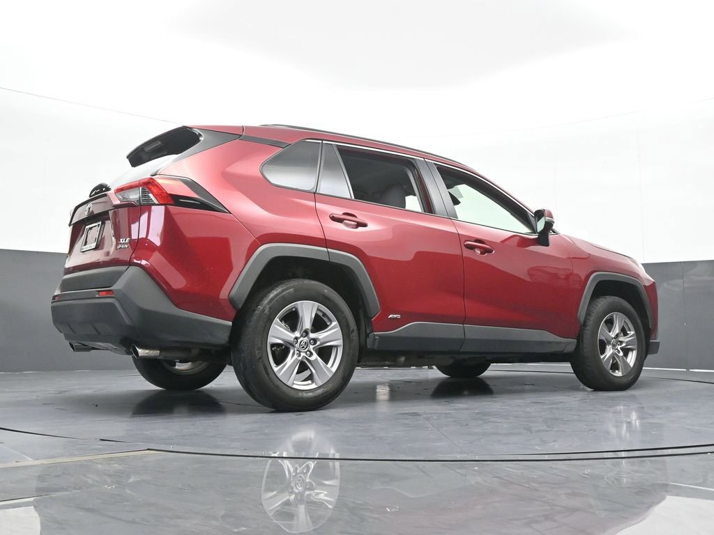 Used 2025 Toyota RAV4 XLE image 63