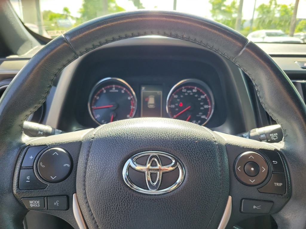Used 2017 Toyota RAV4 SE FWD image 20