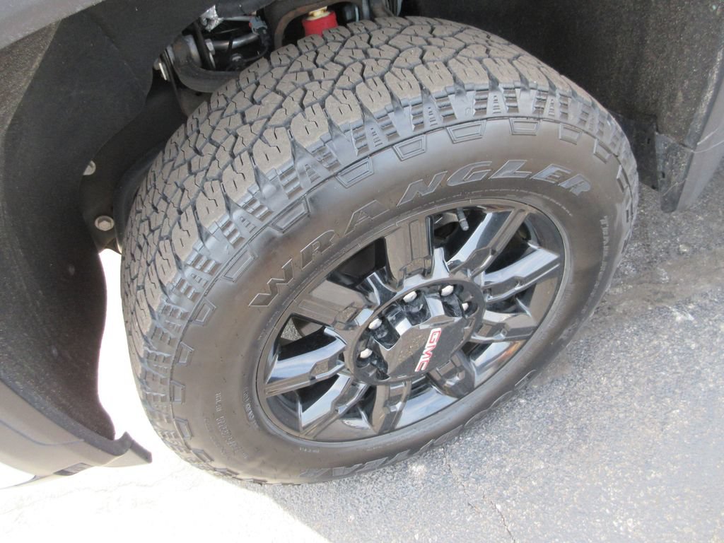 Certified 2025 GMC Sierra 2500 AT4 w/ AT4 Premium Plus Package AWD/4WD image 15