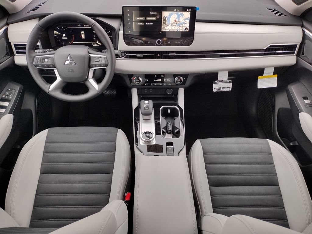 New 2026 Mitsubishi Outlander SE image 2