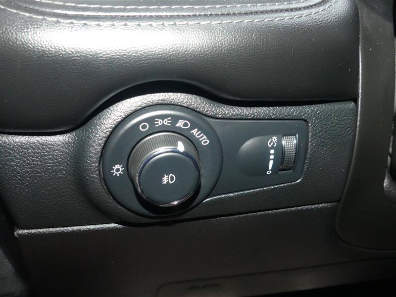 Used 2022 Dodge Durango SXT AWD/4WD image 30