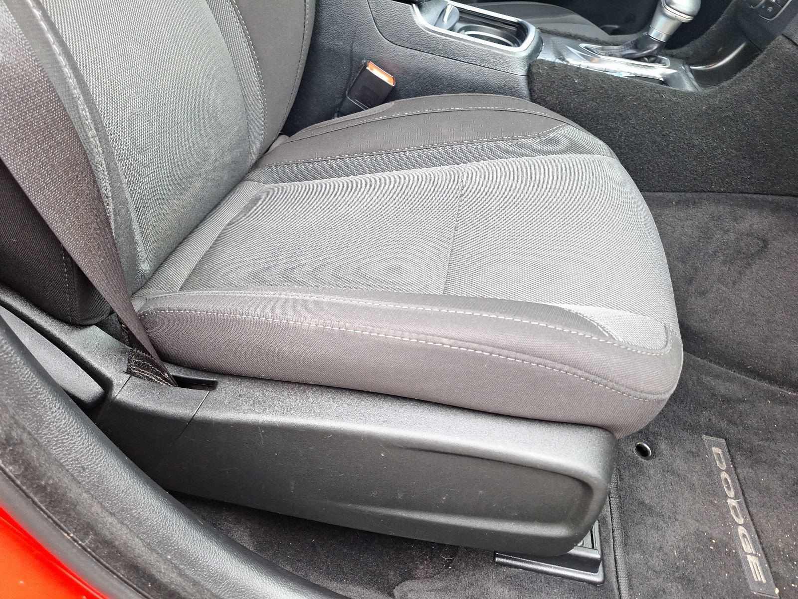 Used 2015 Dodge Charger SXT RWD image 29