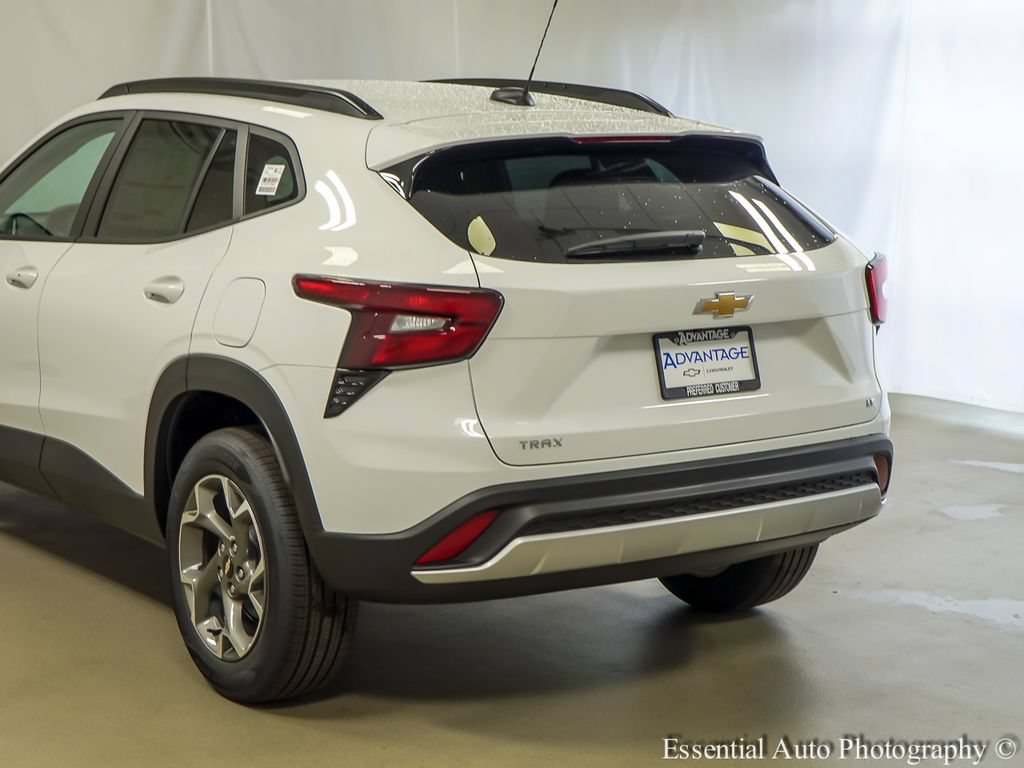 New 2026 Chevrolet Trax LT w/ LT Convenience Package FWD image 7