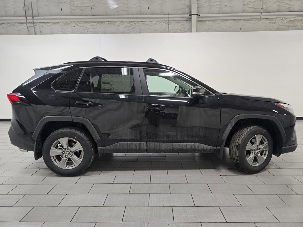 New 2025 Toyota RAV4 XLE image 17