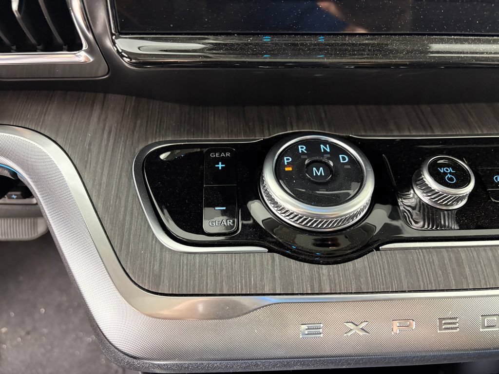 New 2026 Ford Expedition Platinum w/ Platinum Ultimate Package AWD/4WD image 23