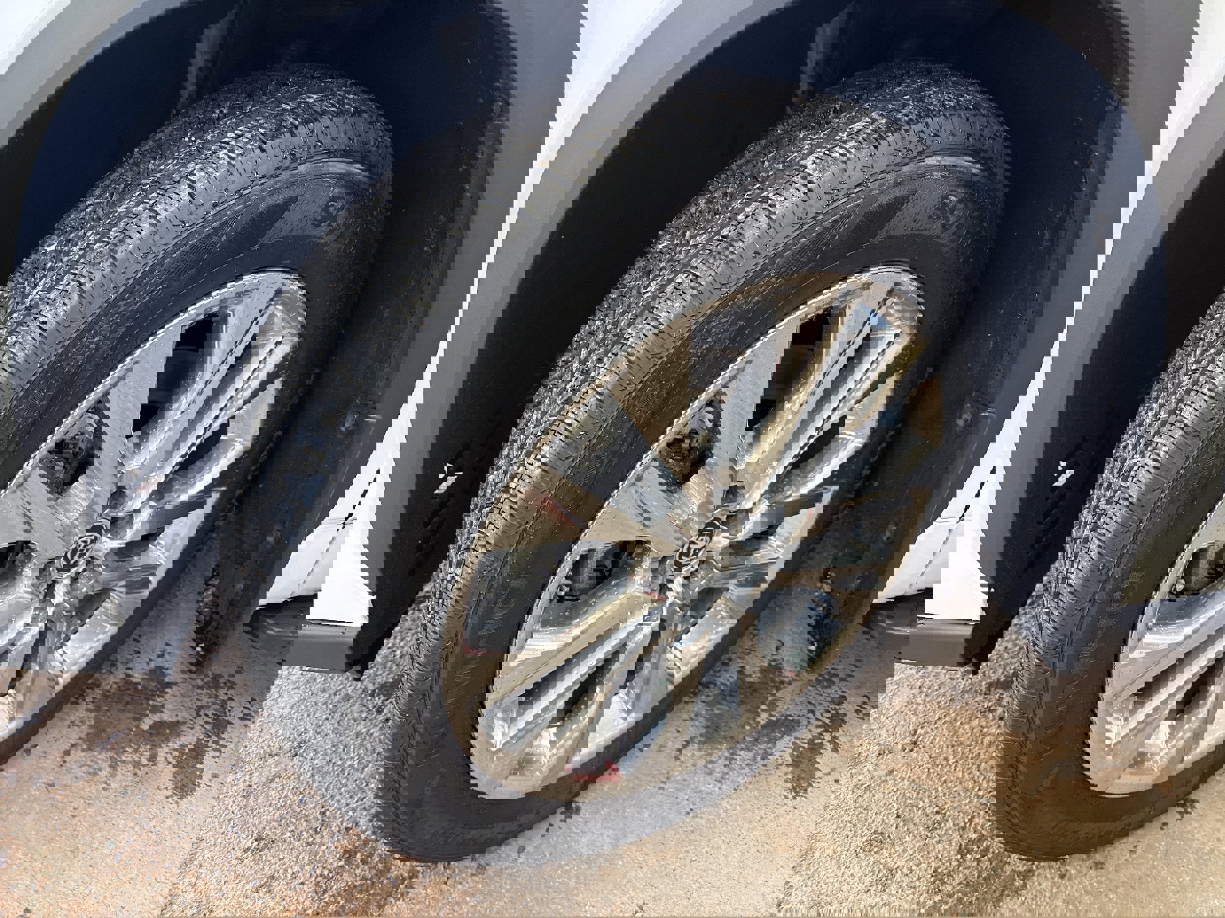 Used 2023 Toyota Highlander Limited image 4