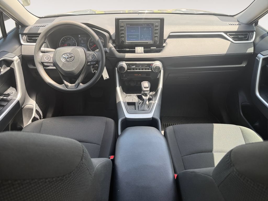 Used 2022 Toyota RAV4 LE FWD image 10