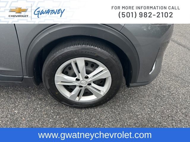 Used 2024 Nissan Kicks S image 12