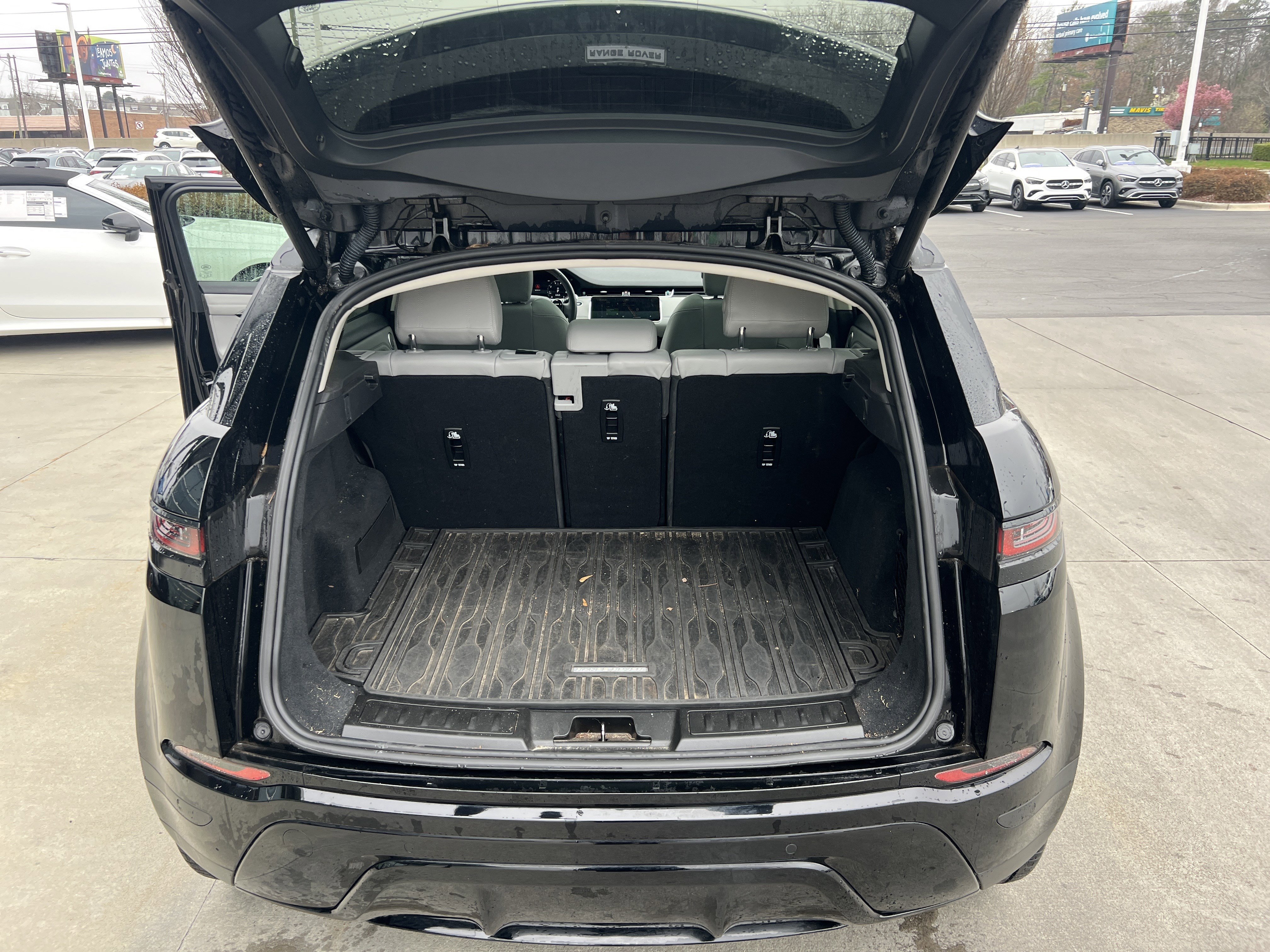 Used 2020 Land Rover Range Rover Evoque SE image 34