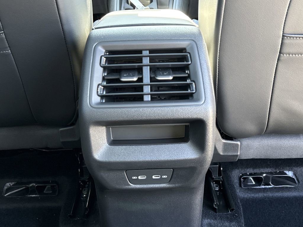 New 2026 Volkswagen Tiguan SE R-Line image 24
