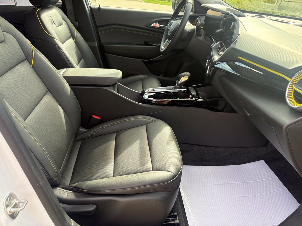 Used 2024 Chevrolet Trax ACTIV w/ Sunroof Package FWD image 30
