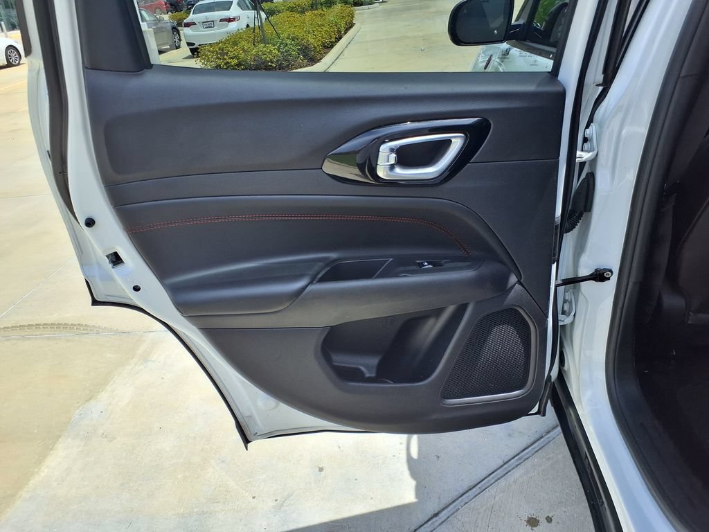 Used 2025 Jeep Compass Trailhawk AWD/4WD image 15