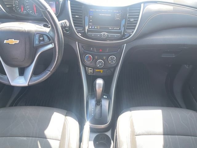 Used 2022 Chevrolet Trax LT w/ LT Convenience Package FWD image 11