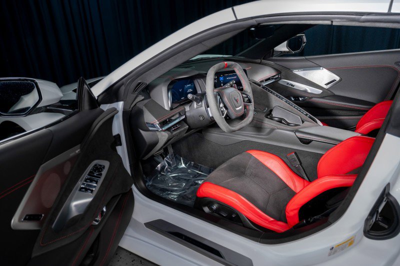 Used 2020 Chevrolet Corvette Stingray Premium Conv w/ 3LT Preferred Equipment Group image 19