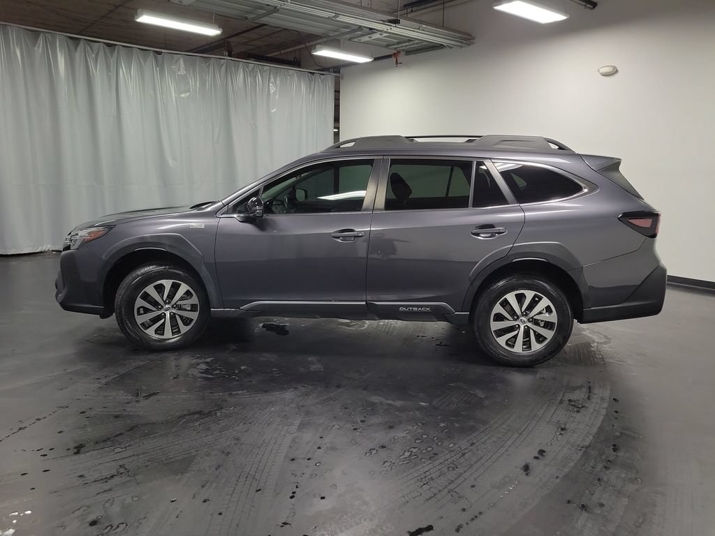 Used 2024 Subaru Outback Premium AWD/4WD image 5