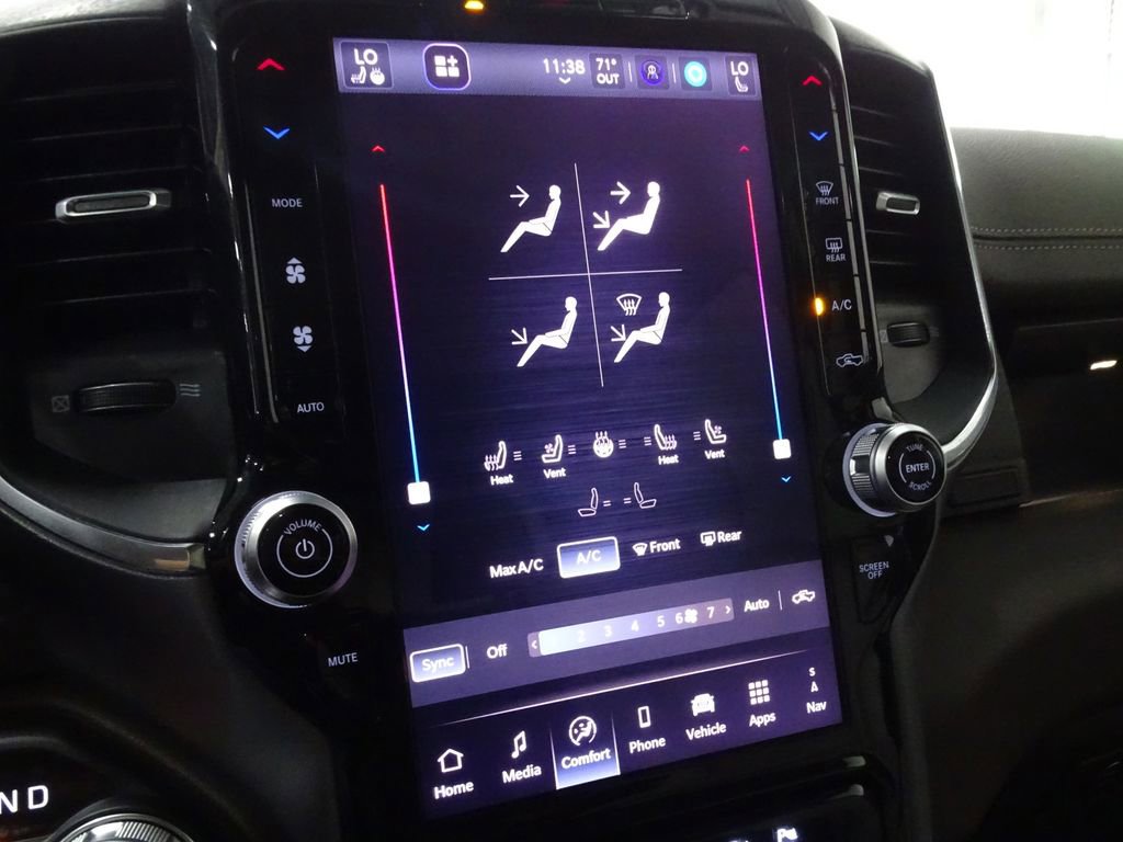 Used 2025 RAM 1500 Laramie image 27