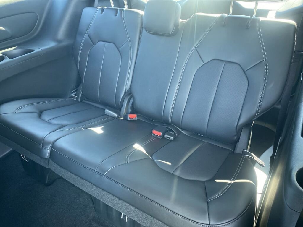 New 2026 Chrysler Pacifica Select w/ S Appearance Package image 24