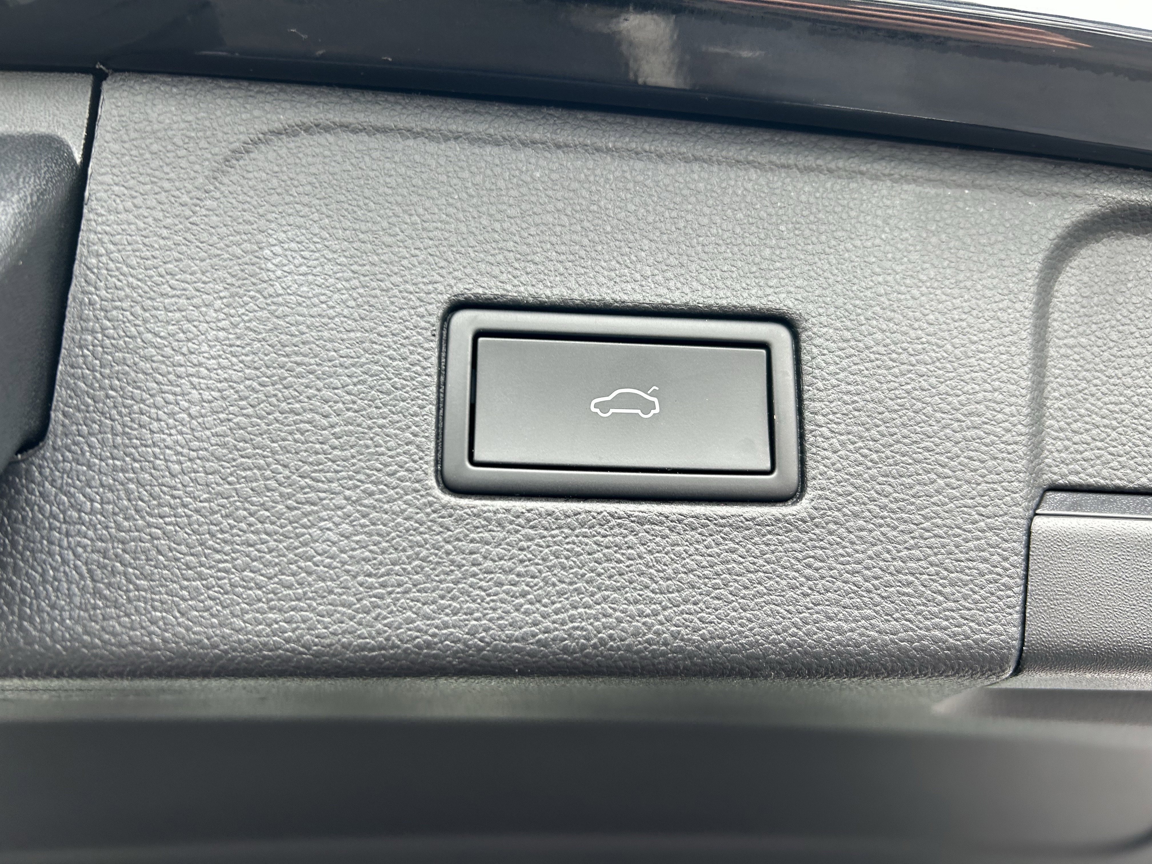 Certified 2023 Volkswagen Atlas SE w/ Panoramic Sunroof Package image 28