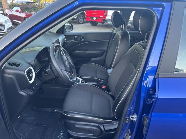 Used 2023 Hyundai Venue Limited w/ Cargo Package FWD image 14