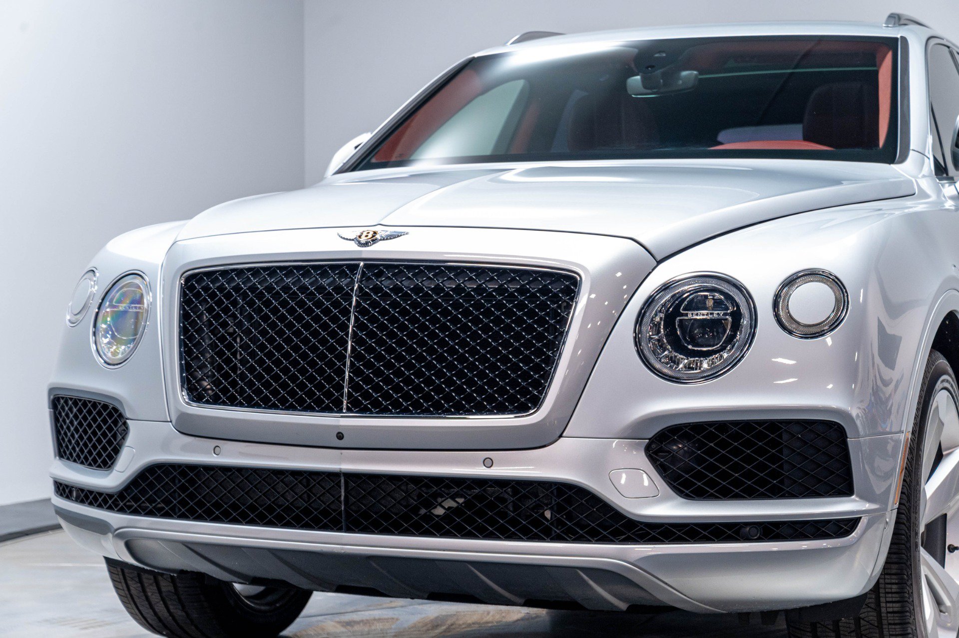 Used 2020 Bentley Bentayga AWD/4WD image 80