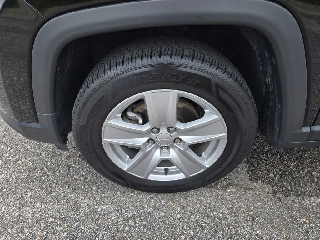Used 2022 Jeep Compass Latitude w/ Convenience Group FWD image 12