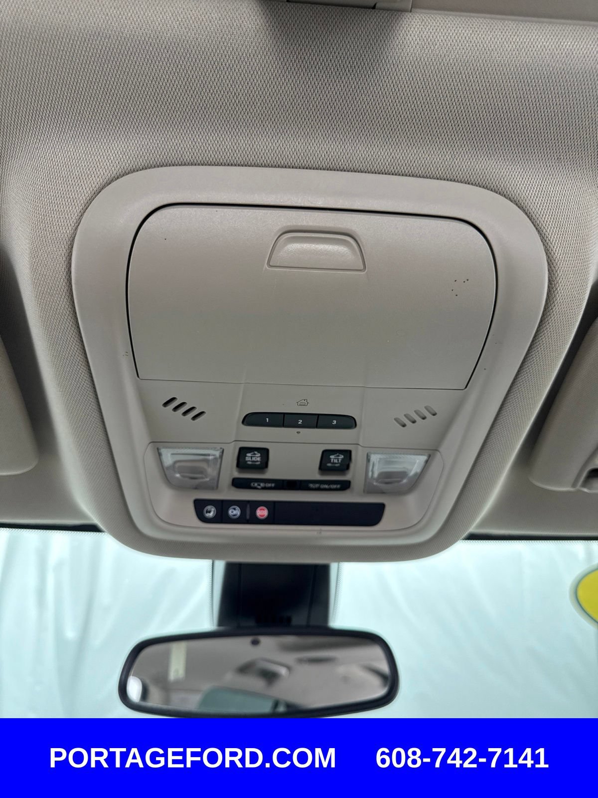 Used 2018 GMC Acadia Denali w/ Technology Package AWD/4WD image 23