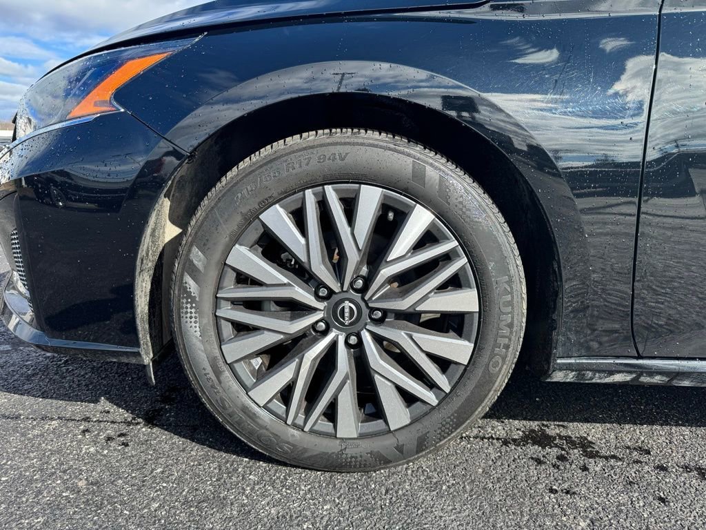 Used 2024 Nissan Altima 2.5 SV image 9