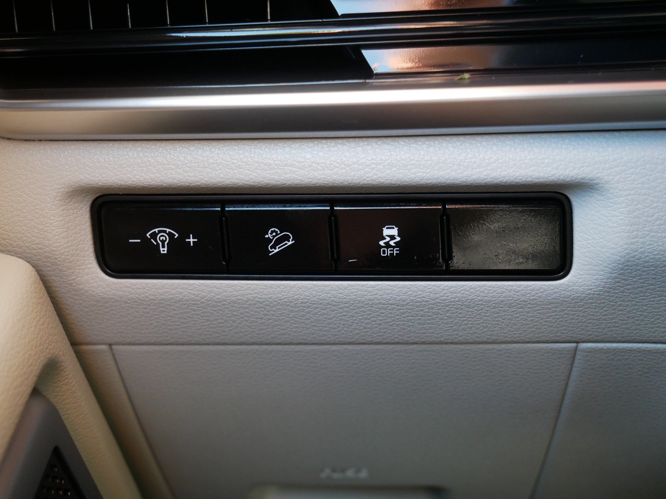 Certified 2024 Kia Telluride S w/ S Sunroof Package AWD/4WD image 26