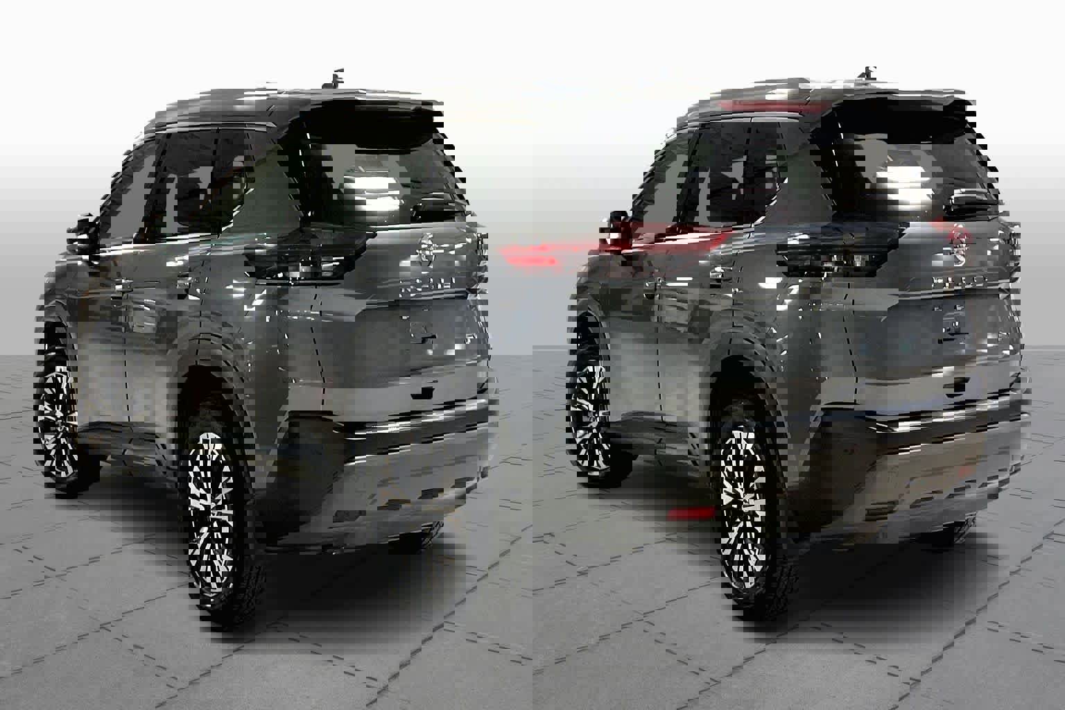 Used 2021 Nissan Rogue SV w/ Premium Package image 12