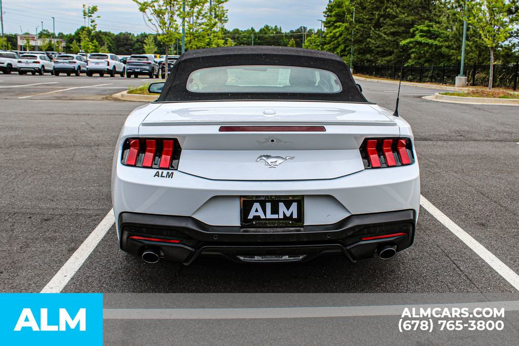 Used 2025 Ford Mustang Premium RWD image 11